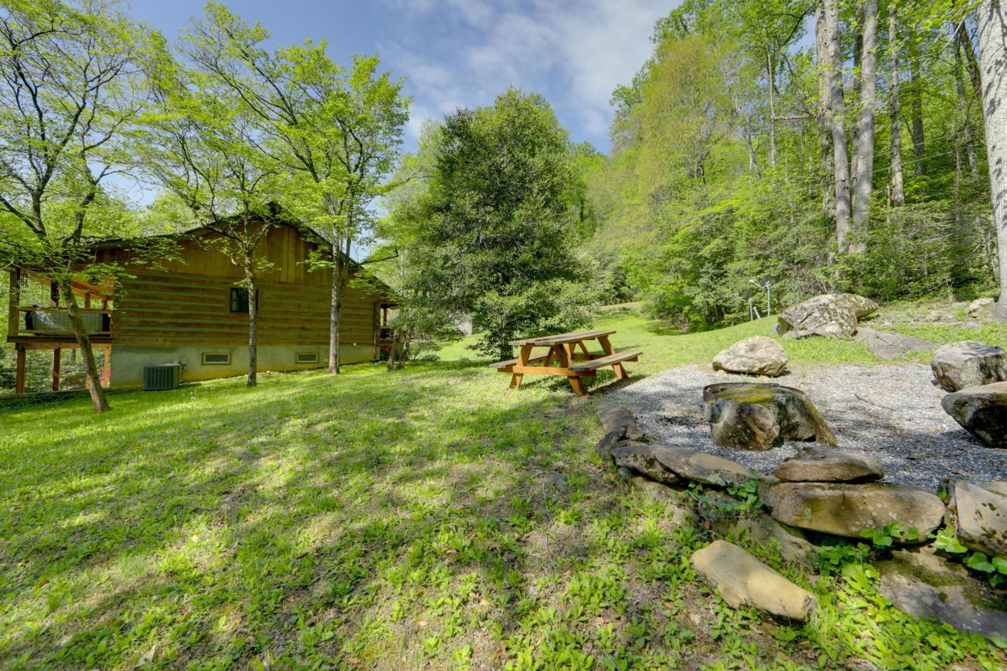 North Carolina Cabin - Hot Tub, Near Coopers Creek Bryson City Eksteriør billede